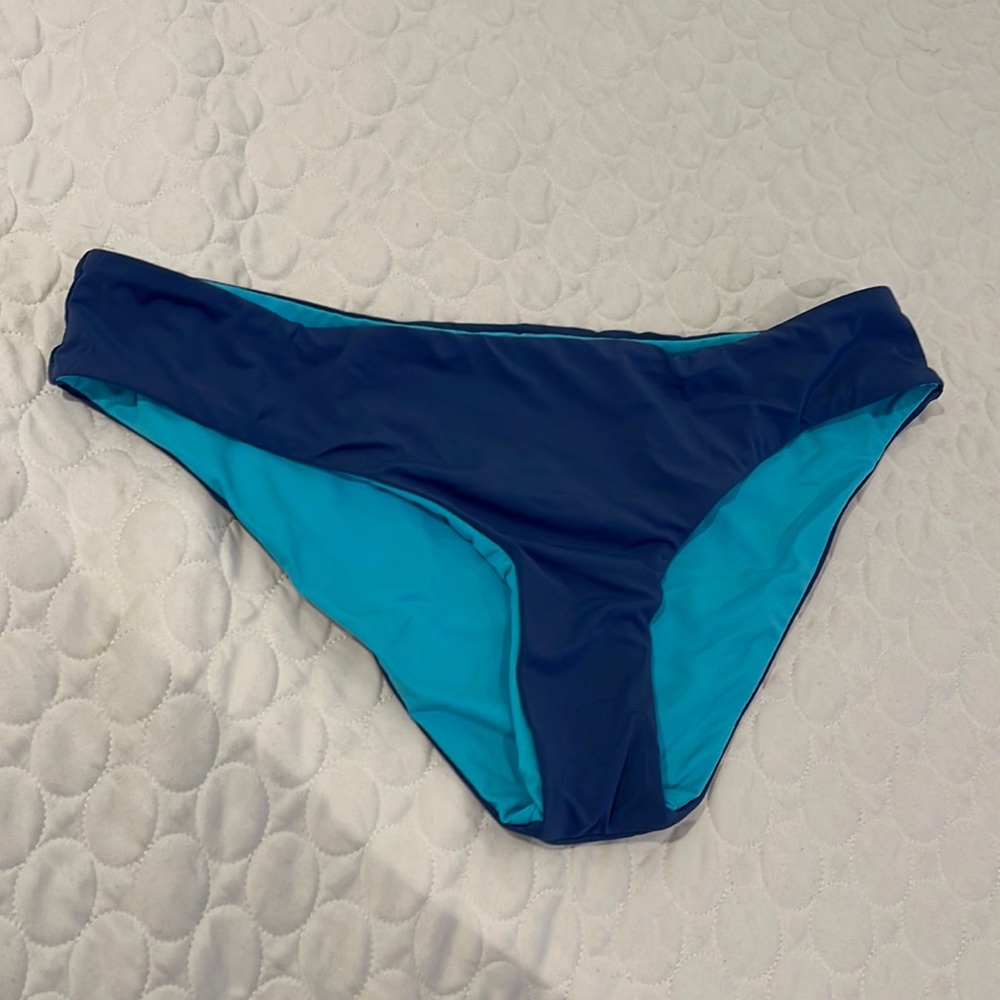 WAVE LIFE women small Aqua spray blue navy reversible bikini bottom solid beach